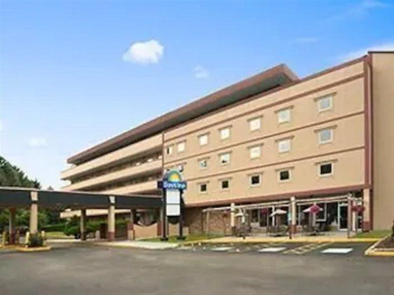 Days Inn Oil City Conference Center Εξωτερικό φωτογραφία