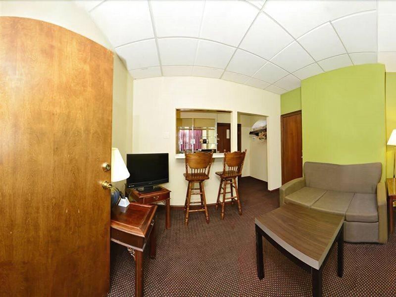 Days Inn Oil City Conference Center Εξωτερικό φωτογραφία