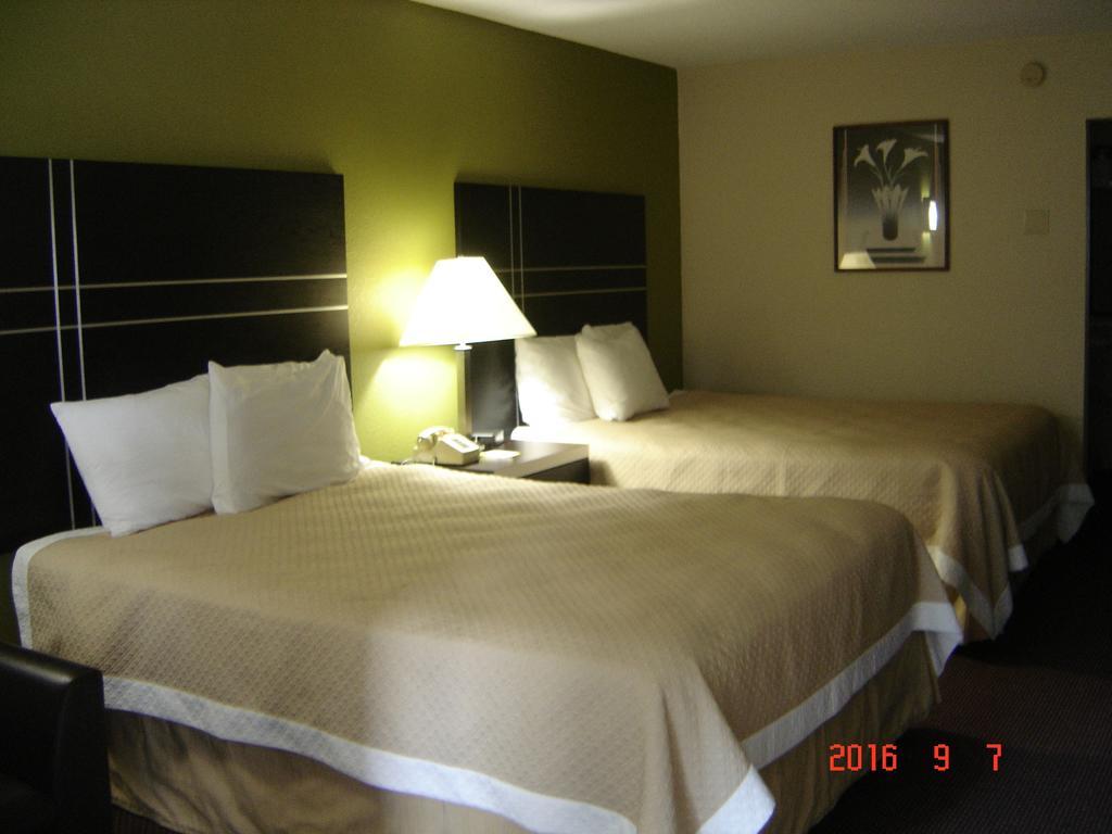 Days Inn Oil City Conference Center Εξωτερικό φωτογραφία