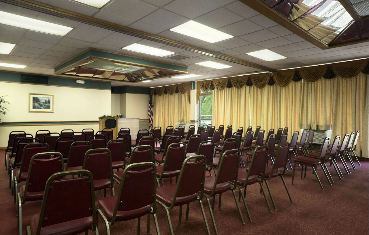 Days Inn Oil City Conference Center Εξωτερικό φωτογραφία